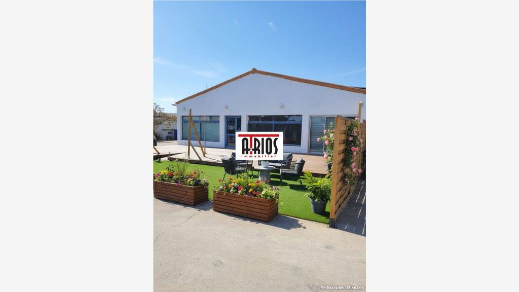 AV local 235m² + terrasse + exterieur à Hyères