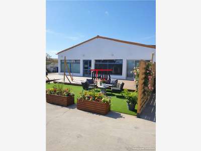 LOCAL COMMERCIAL 235 m² + TERRASSE + EXTERIEUR 
