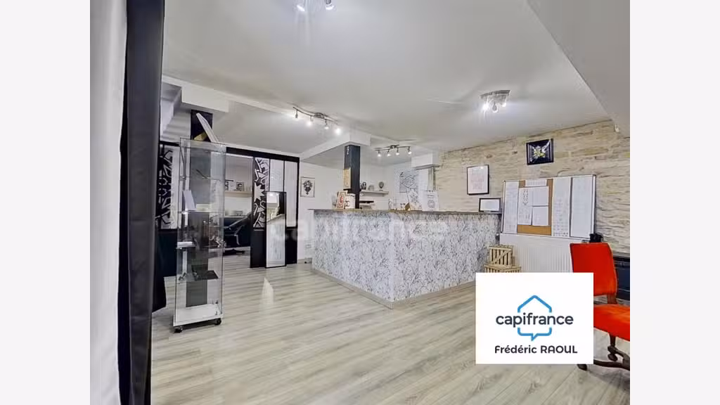 EMPLACEMENT CENTRE-VILLE - LOCAL COMMERCIAL 79 m²