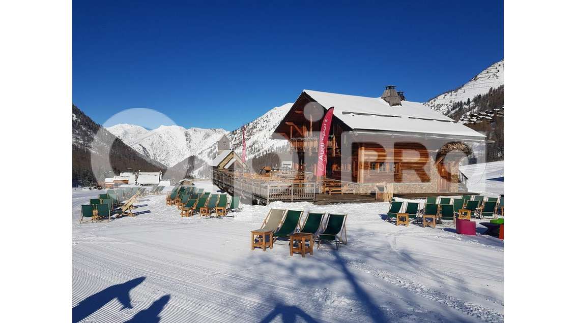 Chalet murs et FDC à vendre vue panoramique Isola
