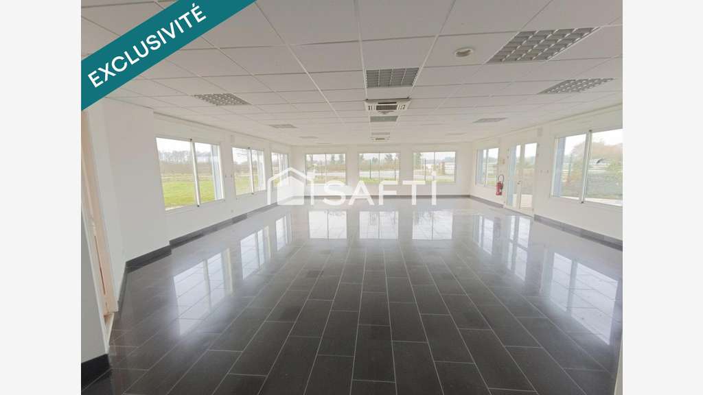 Local 370m² sur terrain de 2544m² ZA de Jans