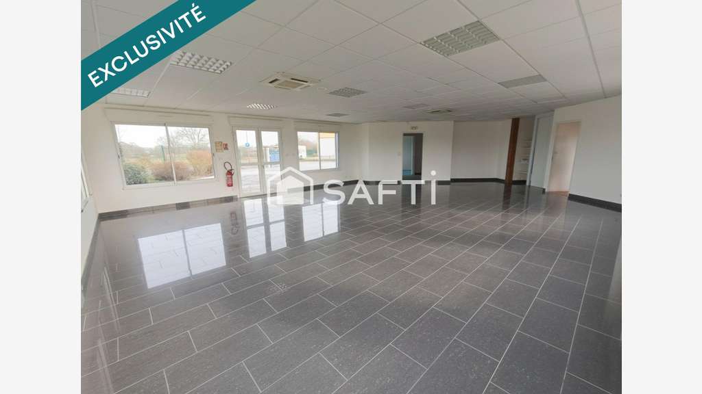 Local 370m² sur terrain de 2544m² ZA de Jans