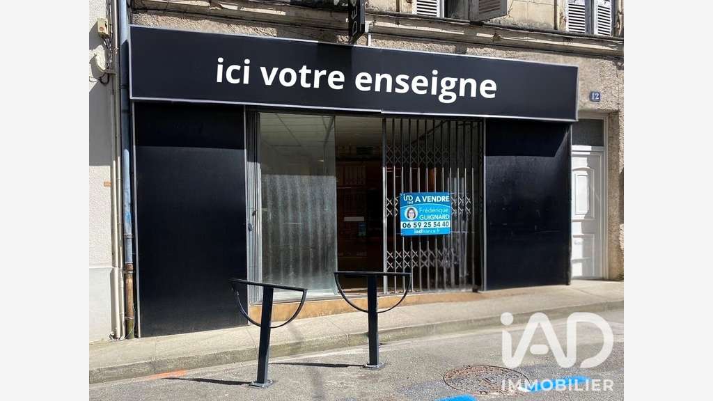 Vente local commercial de 166m² à Jonzac centre