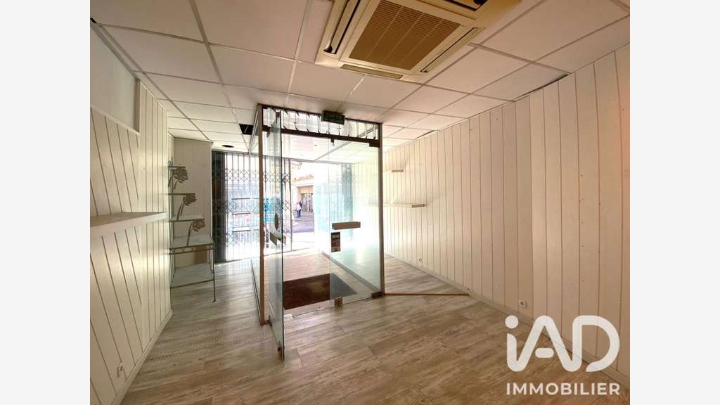 Vente local commercial de 166m² à Jonzac centre