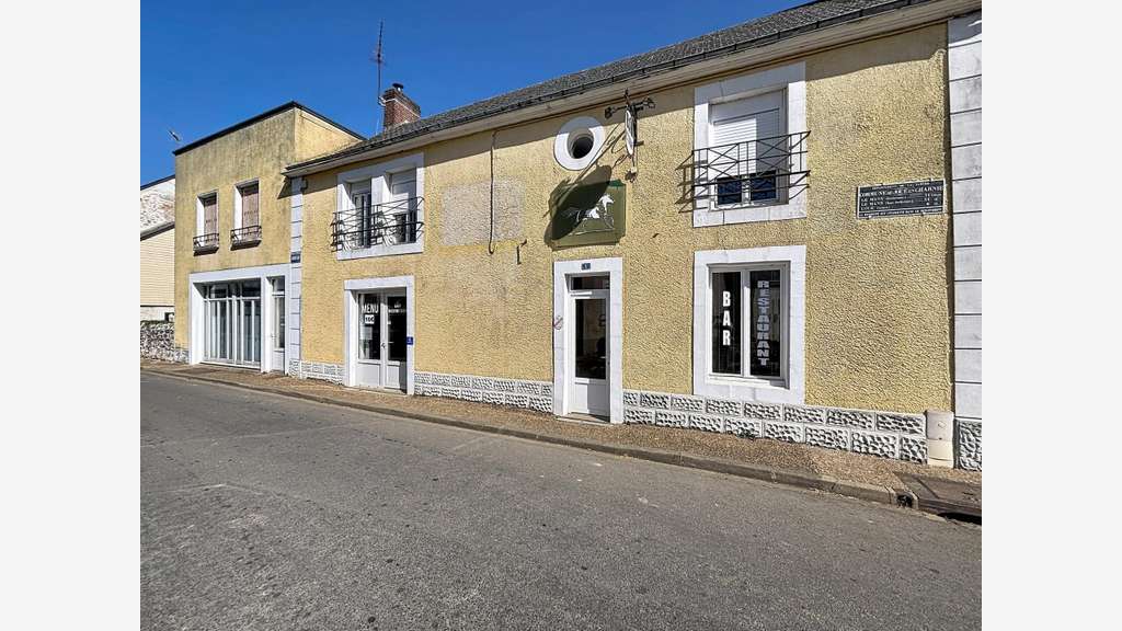 Vente murs commerciaux de 225m² à Joue en Charnie