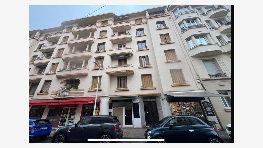 Local 71m² à vendre quartier plage Juan-les-Pins