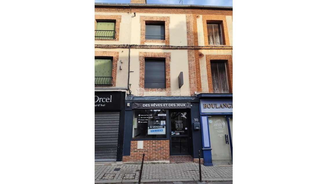 A vendre immeuble à usage mixte à L'Aigle