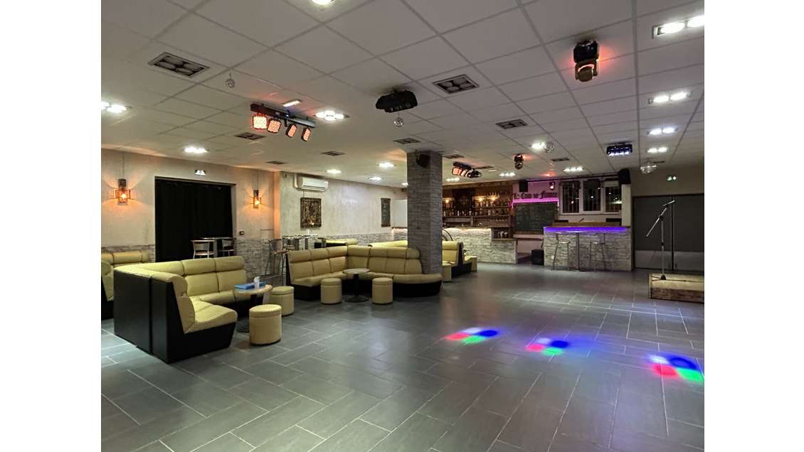 Vend fonds + murs 450m² à L'Aiguillon