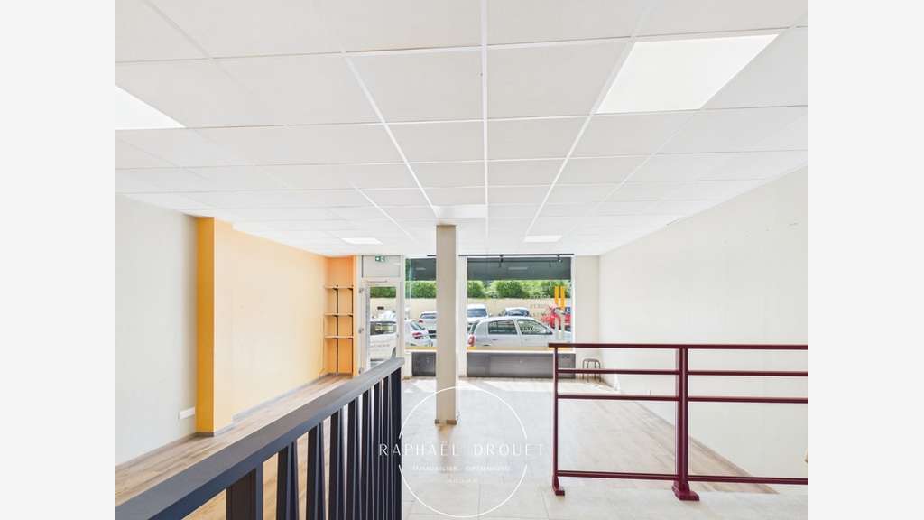 Murs commerciaux de 67m² à vendre à l'Horme centre