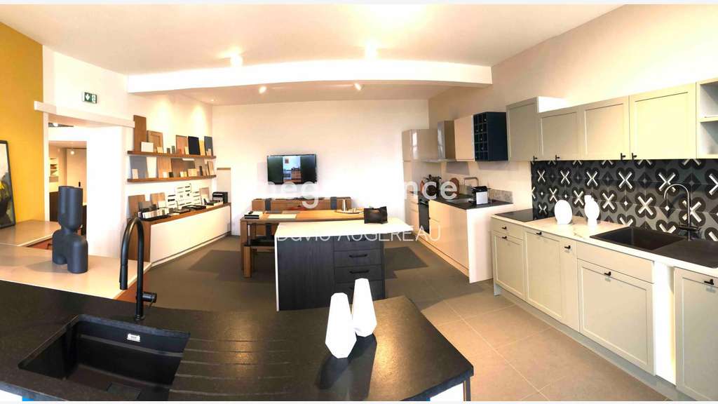 Beau local commercial rénové 103m² Port-Joinville