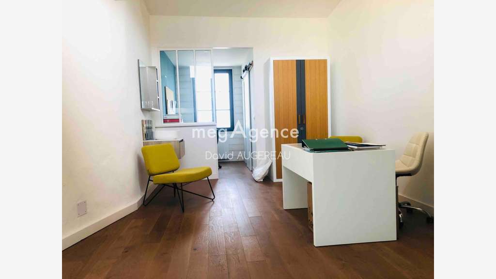 Beau local commercial rénové 103m² Port-Joinville