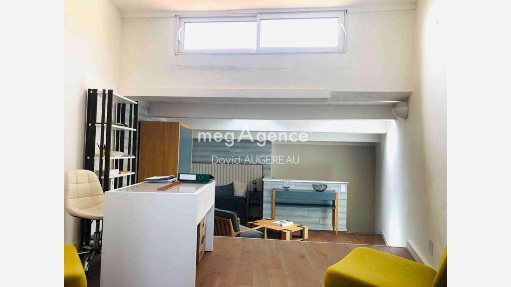 Beau local commercial rénové 103m² Port-Joinville