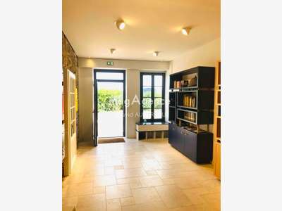 Beau local commercial rénové 103m² Port-Joinville