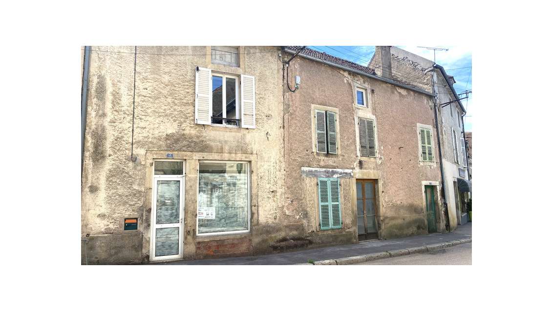 A vendre local 85m² excellente visibilité à L'Isle