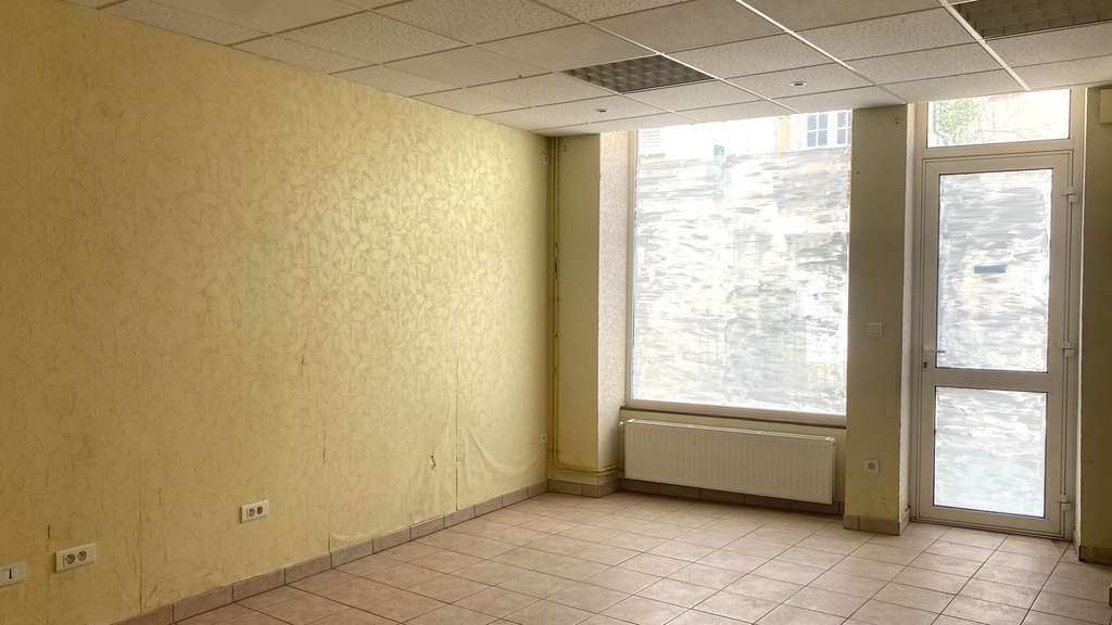 A vendre local 85m² excellente visibilité à L'Isle