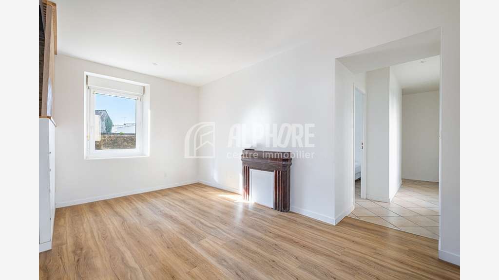 Vente bâtisse de 110m² à La Chapelle-des-Marais