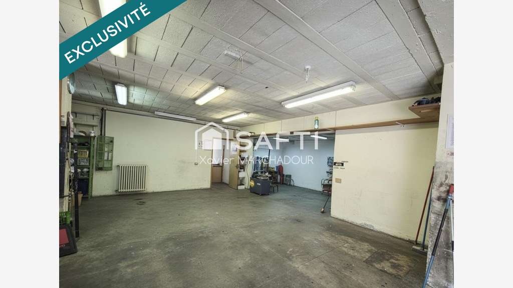 Exclu À Vendre local commercial 433m² à La Ciotat