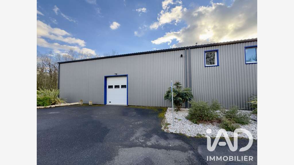 Vente local d'activité de 830m² à La Couronne