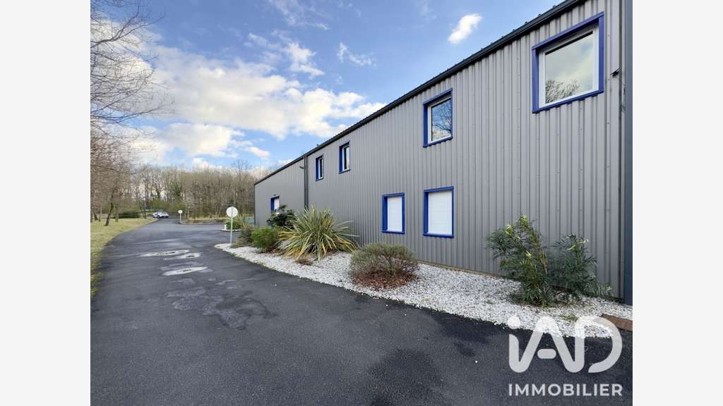 Vente local d'activité de 830m² à La Couronne