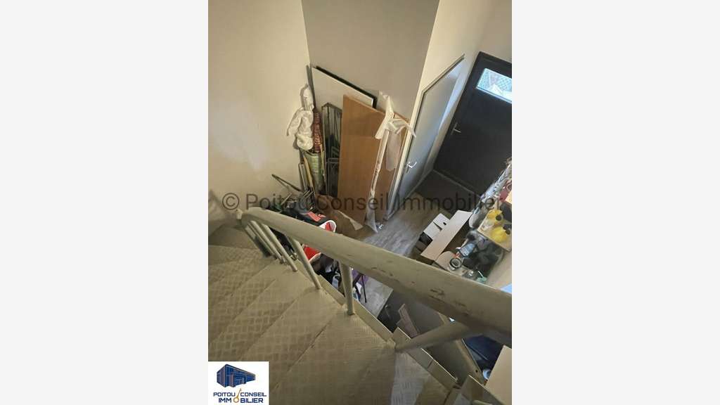 Local 80m² à vendre empl stratégique La Crèche