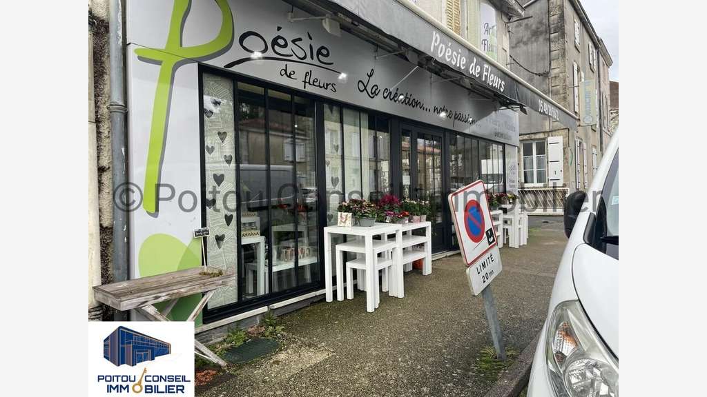 Local 80m² à vendre empl stratégique La Crèche
