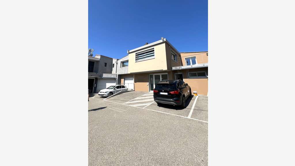 AV entrepôt + bureaux 567m² ZI La Farlède