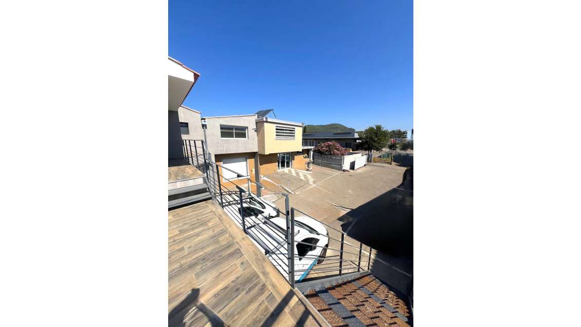 AV entrepôt + bureaux 567m² ZI La Farlède