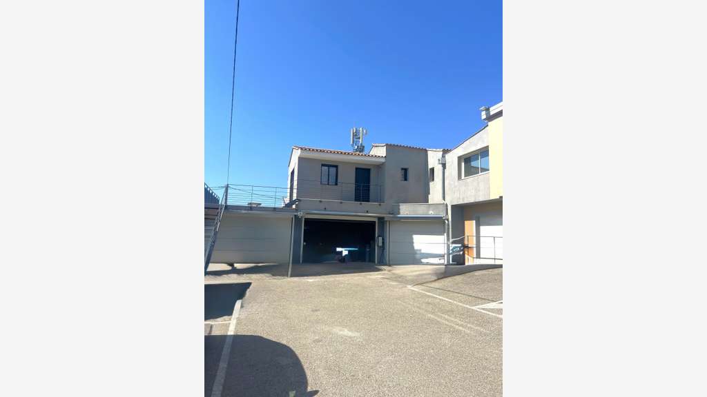 AV entrepôt + bureaux 567m² ZI La Farlède
