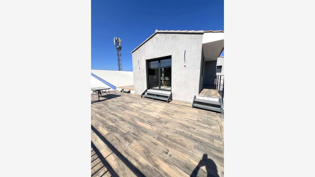 AV entrepôt + bureaux 567m² ZI La Farlède