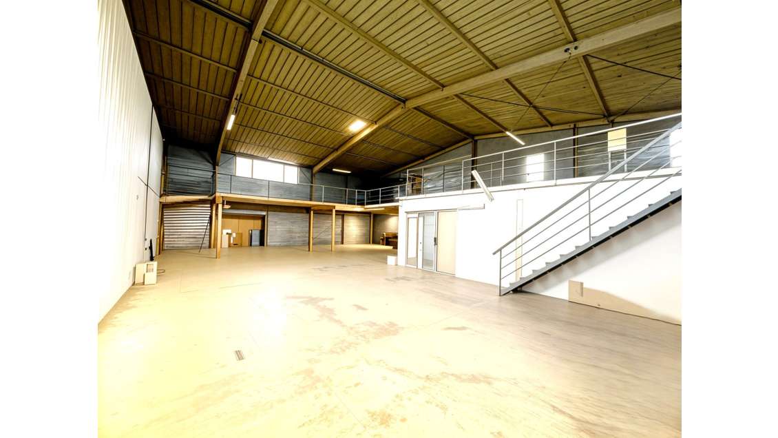 Vente local d'activité 1710m² ZI La Farlède