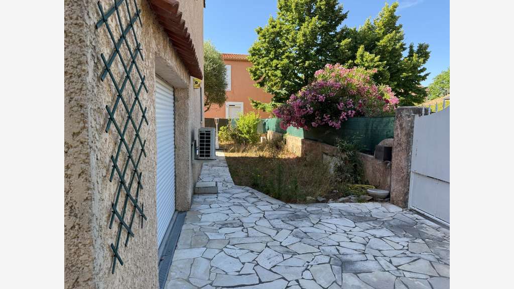 Investissement locatif local 120m² à La Farlède
