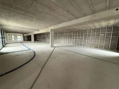 LOCAL COMMERCIAL 585 m² - LA FARLEDE