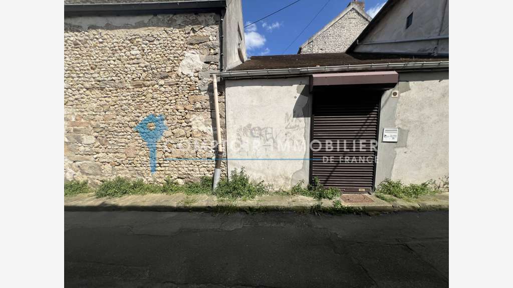 Vente local commercial 186m² à La Ferté-Alais