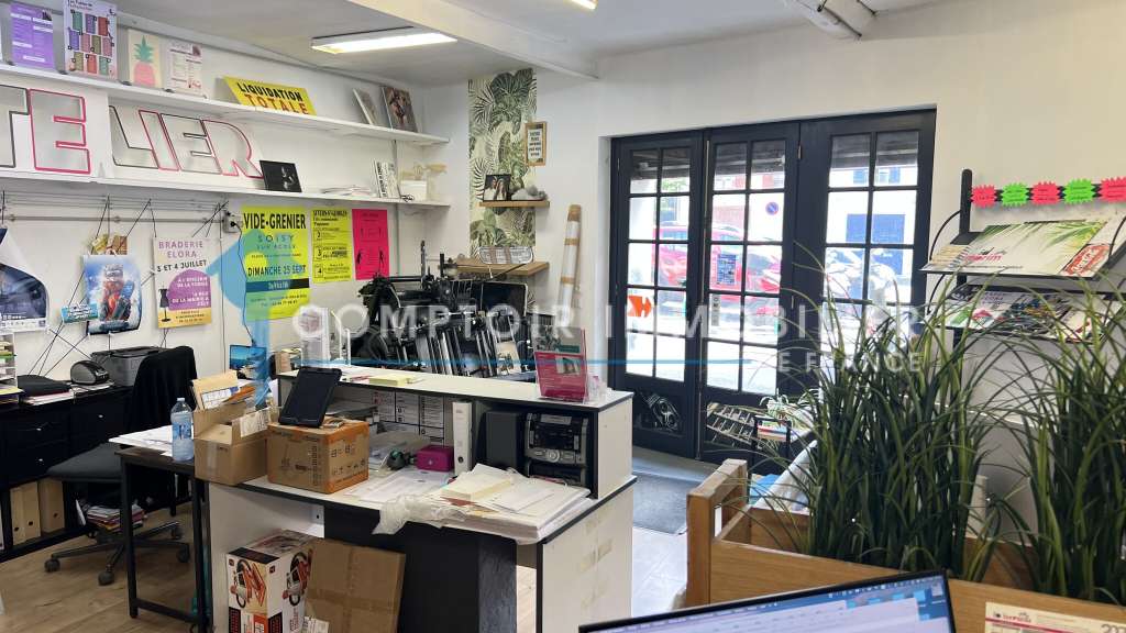 Vente local commercial 186m² à La Ferté-Alais