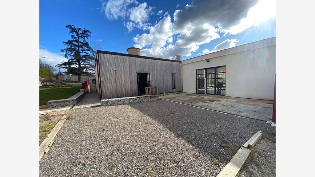 Vente local commercial 319m² à La Fouillouse
