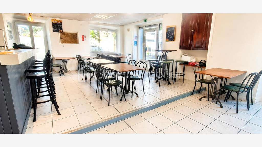 Vente murs commerciaux libres de 100m² à la Frette