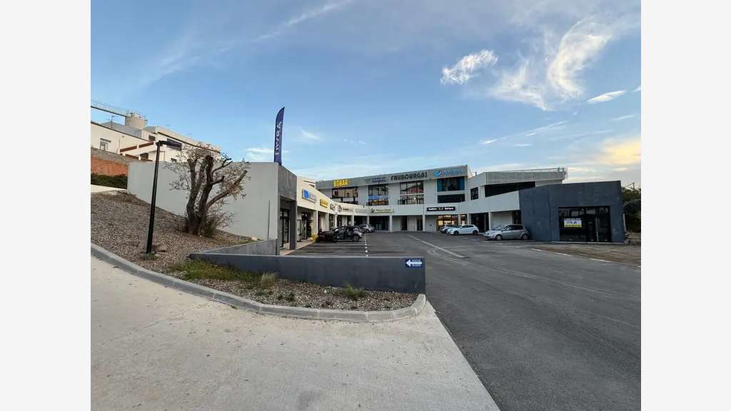 A vendre local commercial 300m² à La Garde