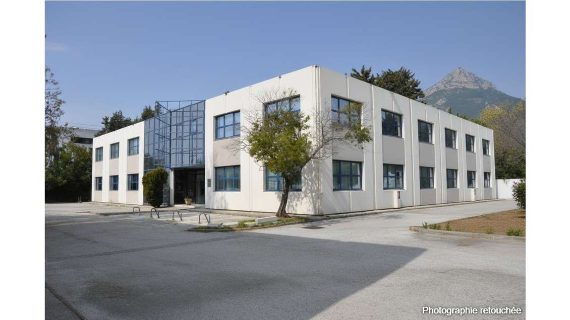 Vente bureaux 92m² Centre d'affaires Grand Var