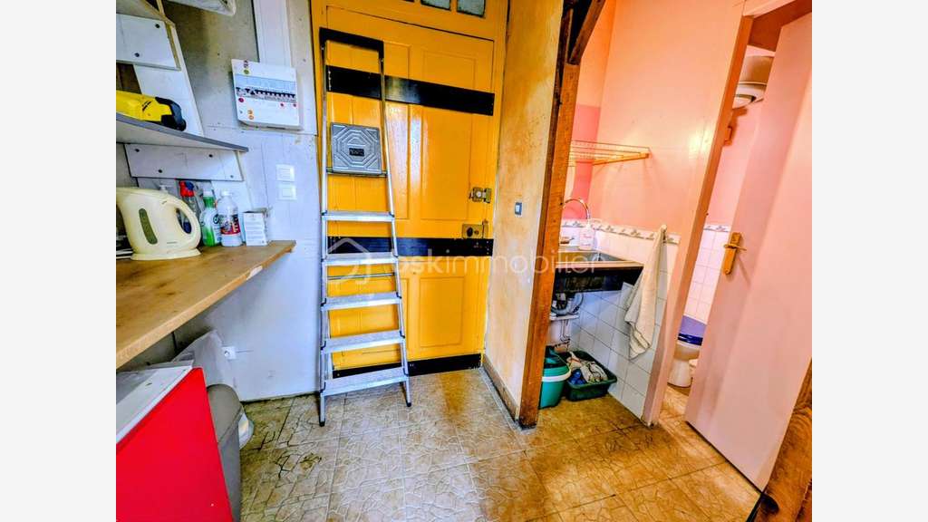 Vente local commercial 51m² à l'entrée de la Mure