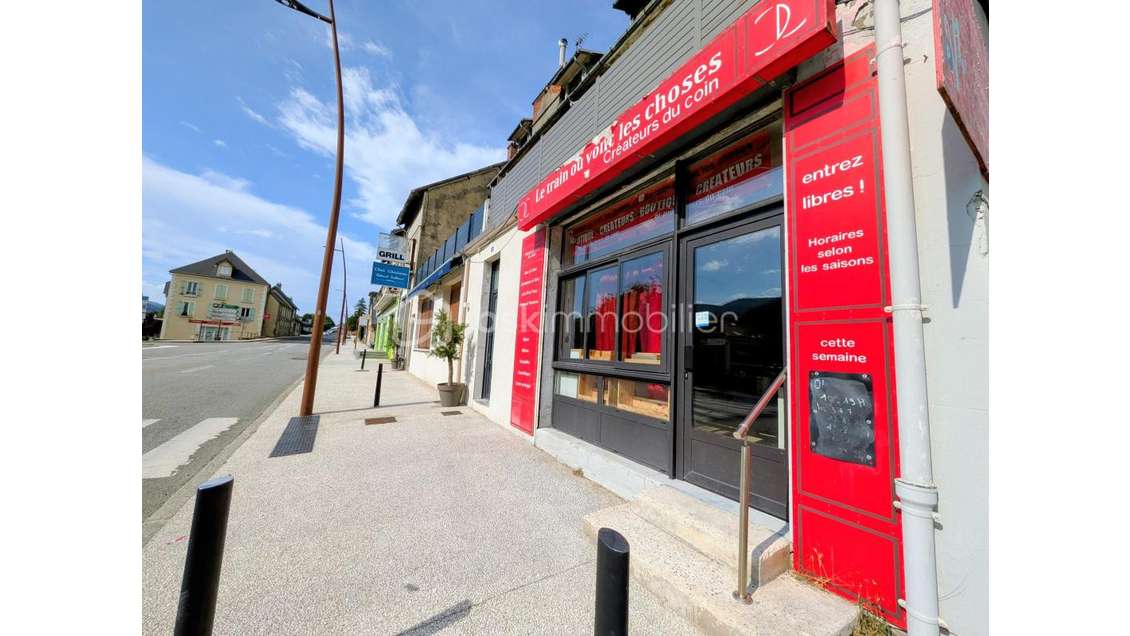 Local commercial 51 m² TOUS COMMERCES - Entrée de