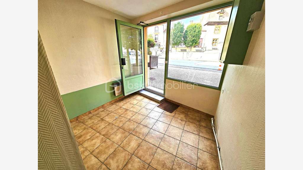 Vente local 106m² à La Pacaudière, bon emplacement