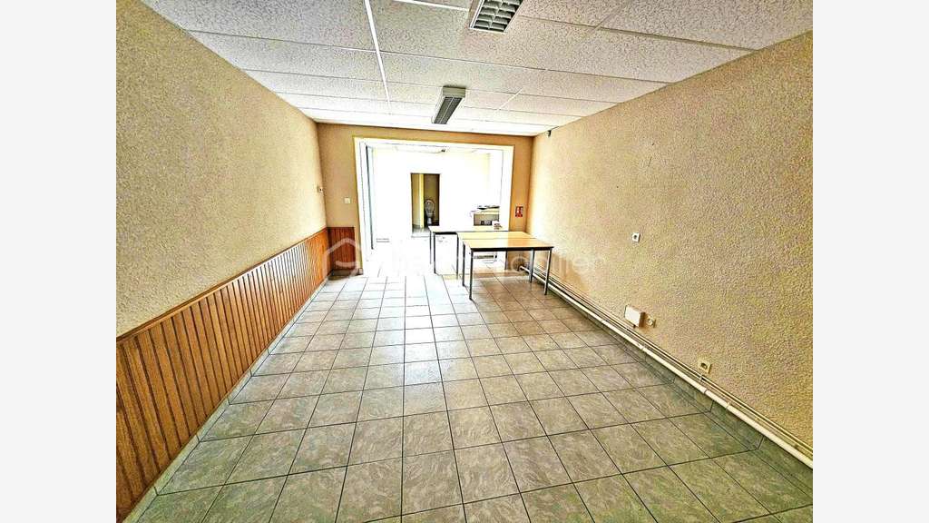 Vente local 106m² à La Pacaudière, bon emplacement