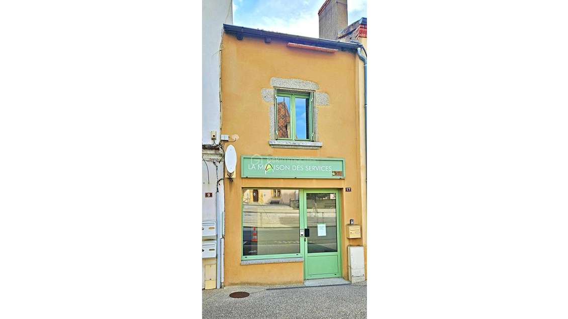 Vente local 106m² à La Pacaudière, bon emplacement