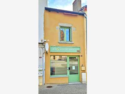 Vente local 106m² à La Pacaudière, bon emplacement