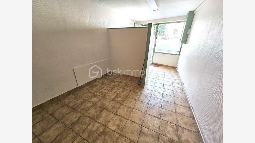 Vente local 106m² à La Pacaudière, bon emplacement