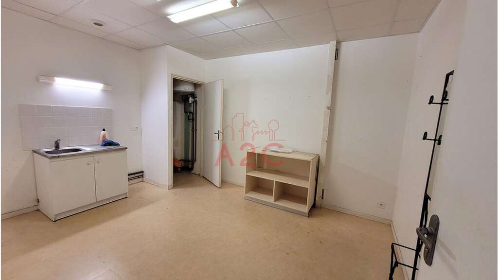 Cède local cial occupé 560m² à La Roche-sur-Yon