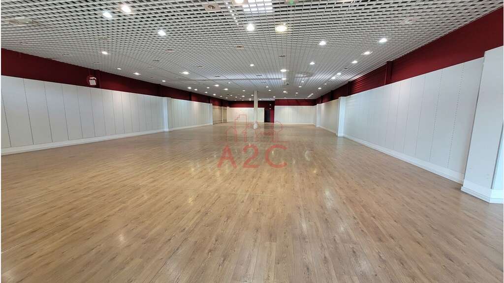 Cède local cial occupé 560m² à La Roche-sur-Yon
