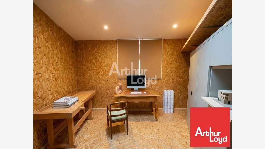 AV local 55m² empl str La Roche-sur-Yon
