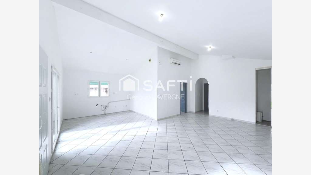 A vendre local 95m²à La Salvetat Saint Gilles N124
