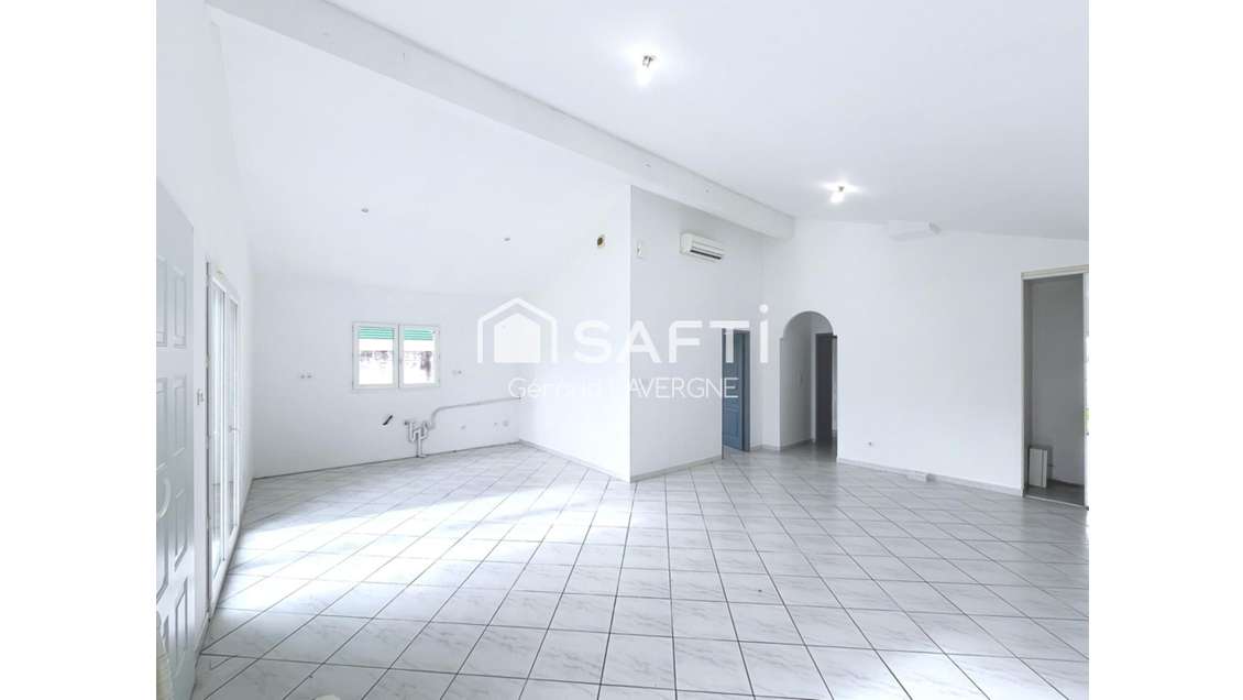 A vendre local 95m²à La Salvetat Saint Gilles N124